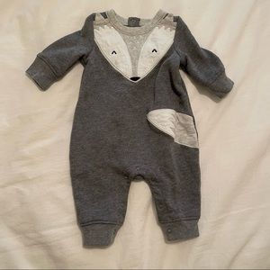 COPY - 3 M Baby Gap Wolf jumpsuit